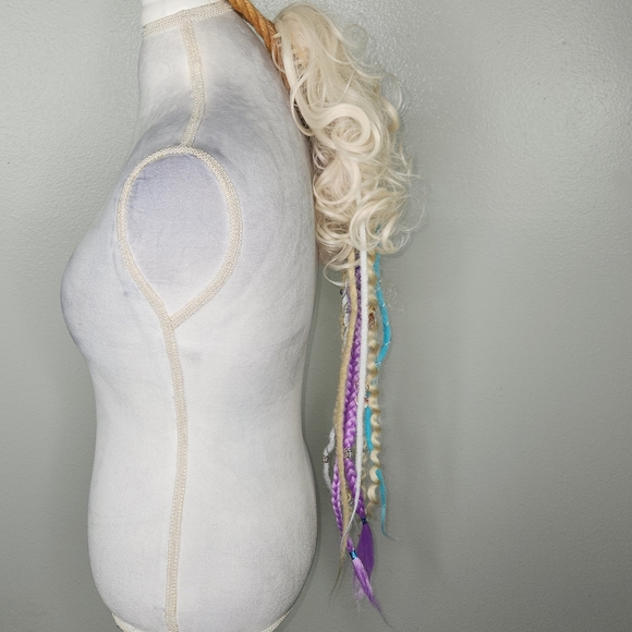 Mermaid Hair Platinum Blonde Claw Clip w/Faux Dreads, Braids & Beachy Charms - Picture 6 of 9